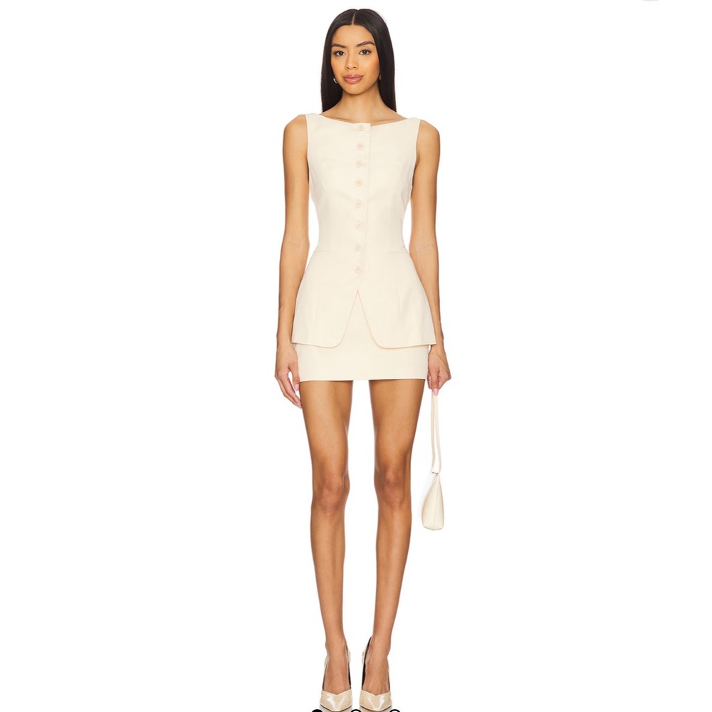 Elegant Cream Sleeveless Dress